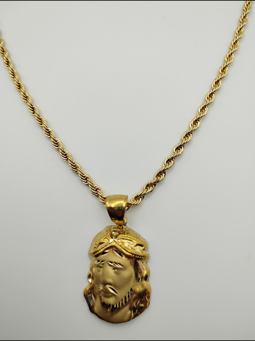 Gold Tone Jesus Head Pendant Necklace - Picture 9 of 15